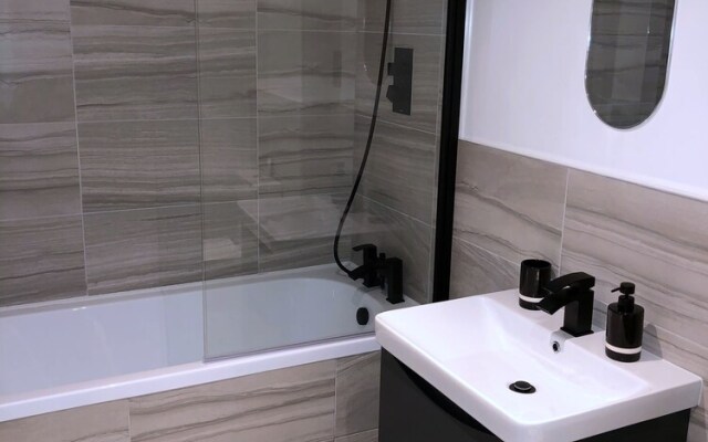 Super Modern Serviced Apartment in City Centre