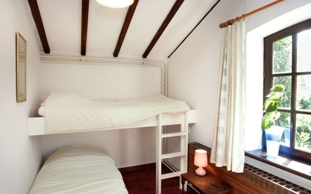 Magnificent Farmhouse in Sint Joost