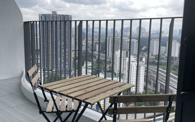 Datum Jelatek by Plush