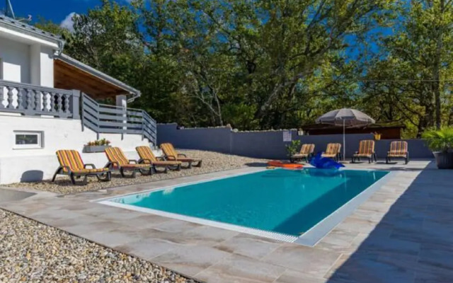 Adorable Villa With Pool and Terrace
