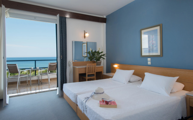 Delfinia Hotel & Bungalows