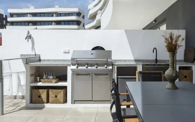 Luxury Apartment With Garden in Higueron