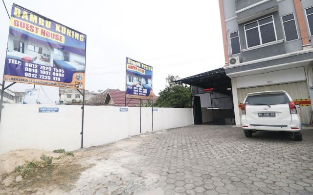 Hotel Bambu Kuning by RedDoorz