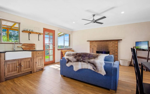 Braeside Cabin One - Pinkwood