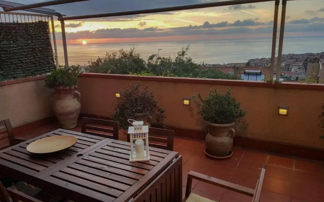 Seascape Terrace Spacious Apartment With Terrace