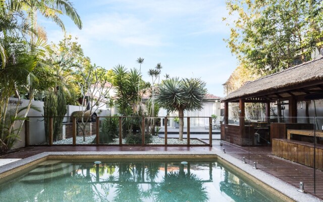 Coogee Luxury Home with Salt Water Pool & Parking