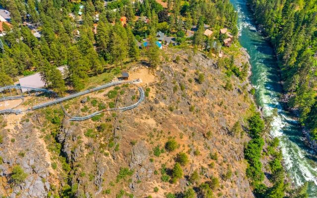 Snowstorm Studio on Icicle Village