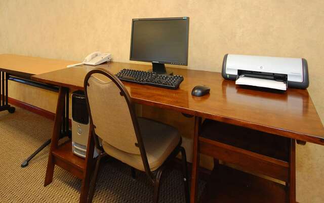 Econo Lodge Inn & Suites Kearney