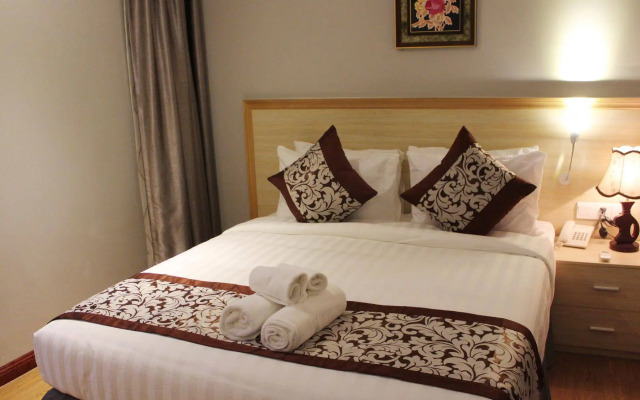 Paragon Central Hotel & Sky Bar