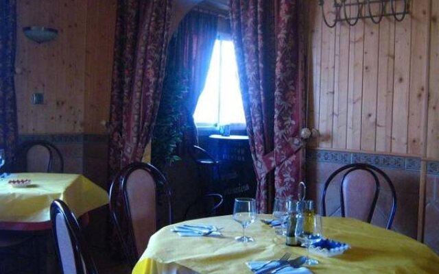 Hostal Apolo Trece