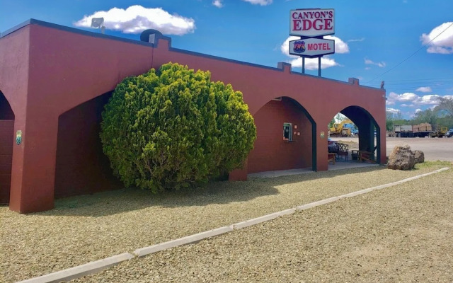 Canyons Edge Route 66 Motel