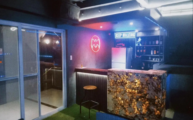 Jade Hotel & Suites