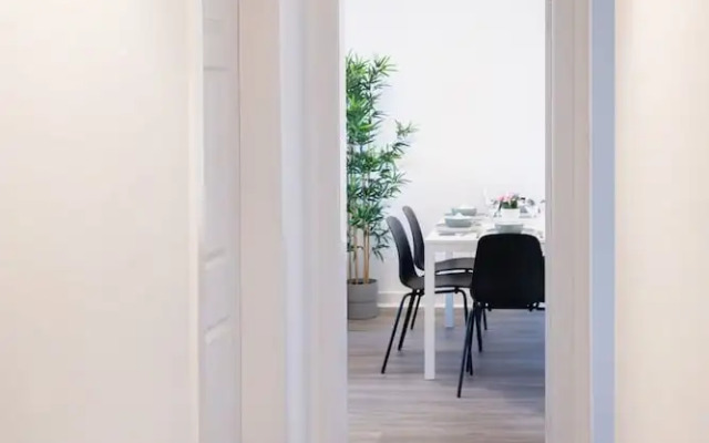 2 Bedroom Apartment-free Parking