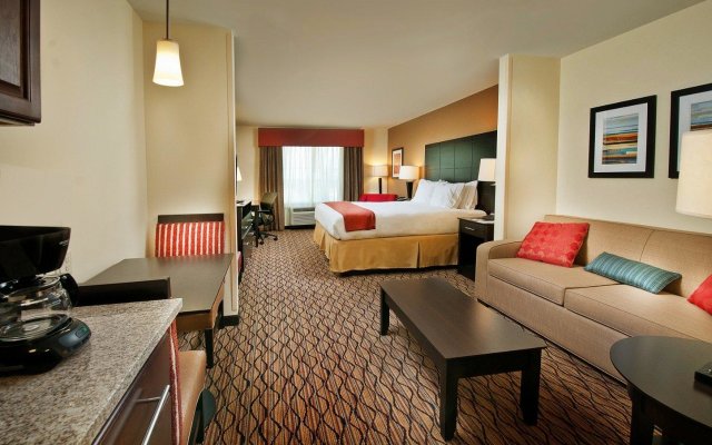 Holiday Inn Express Hotel & Suites Pearsall, an IHG Hotel