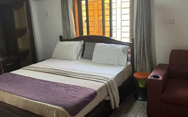 LaRosa Executive Guest House