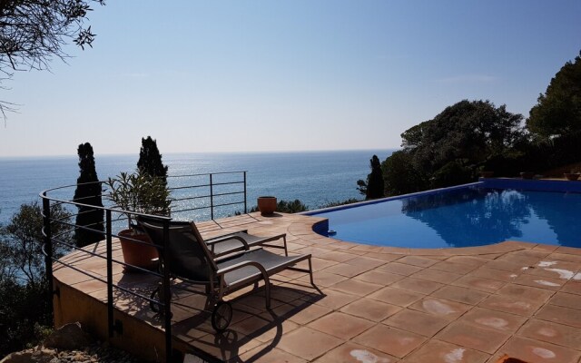 Guest house of Villa Tamarit