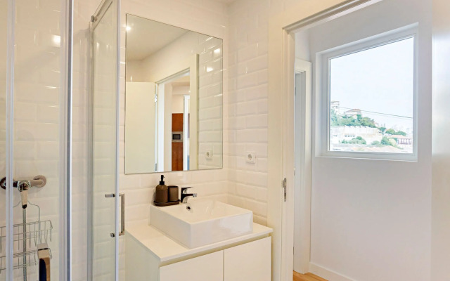 Superb Flat w/ Balcony and AC by LovelyStay