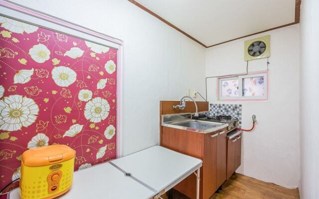 Flower pension