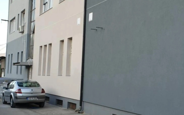 Trosoban stan u Zenici