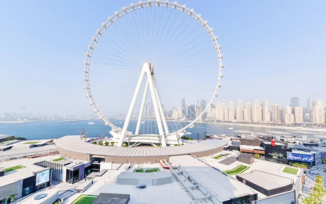 Spectacular 3BR plus 1 - DUBAI EYE view