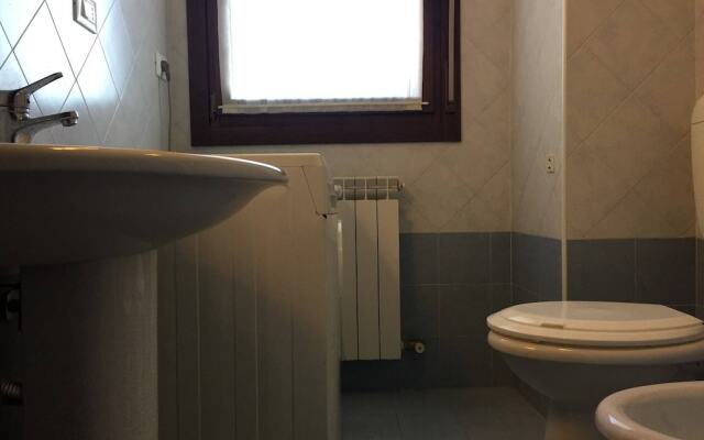 Airy Apartment With Balcony - Beahost