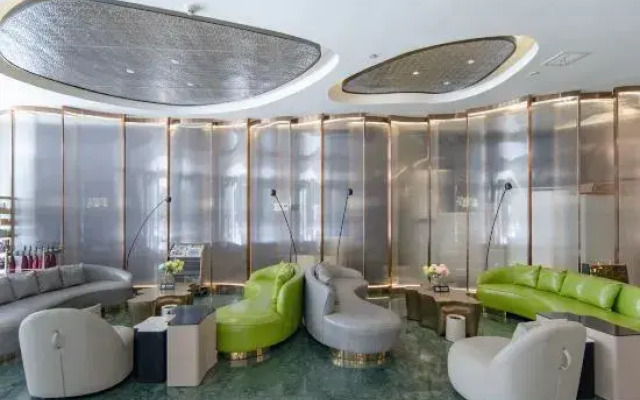 Green No. 19 Hotel (Nanyang Seventh Road Wollonggang Store)