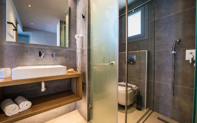 HARMONY CREST RESORT & SPA Adults Only