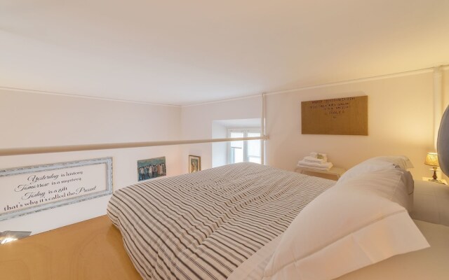 The Quietest Corner of Trastevere, AC & Elevator