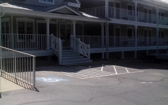 Queen Anne II Motel