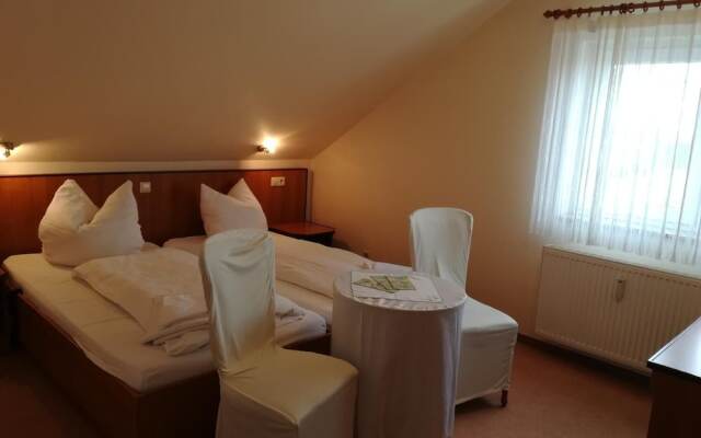 Weinbau & Pension 8 Zeilen