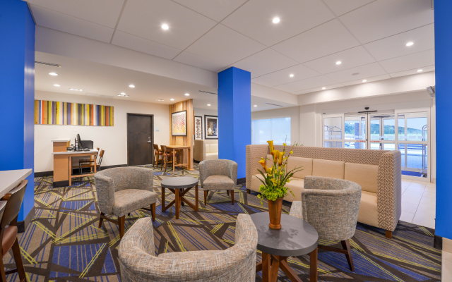 Holiday Inn Express Donaldsonville by IHG