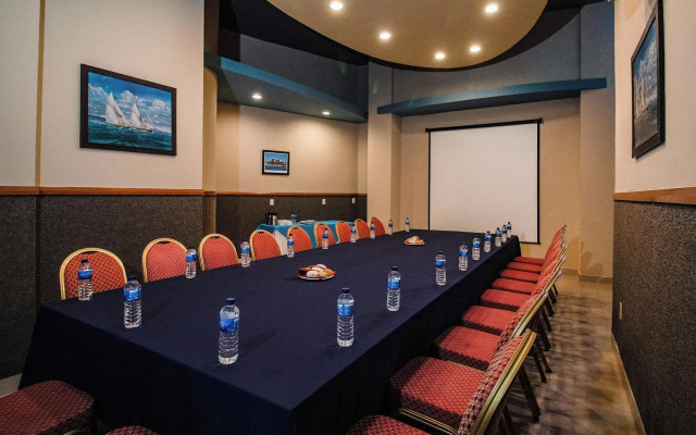 Luna Palace Hotel and Suites