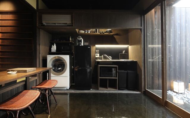 YADORU KYOTO Kagami No Yado