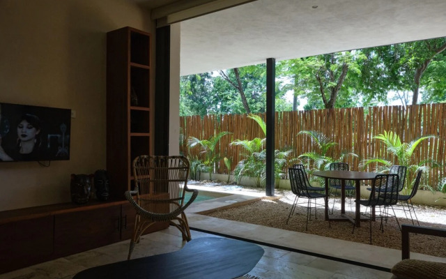 Tuluna Pb A-25 By Lockey