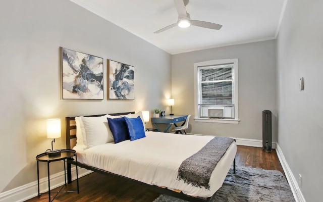 Chic 2BR Apt - Roscoe 1