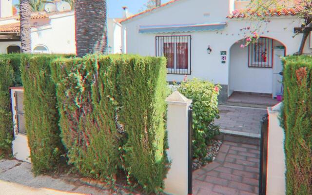 Villa 2 hab cerca piscina toboganes. wifi gratis