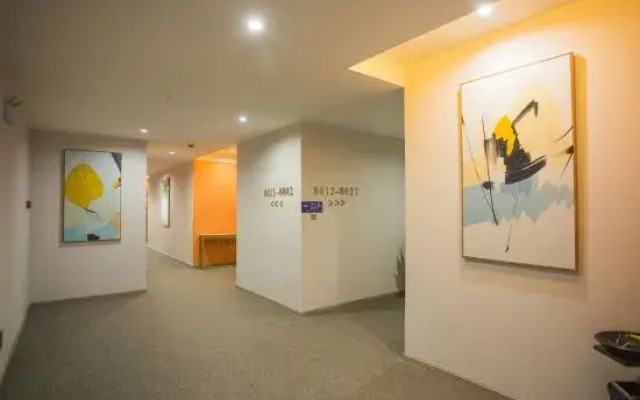 Santai Longtingyi Theme Hotel