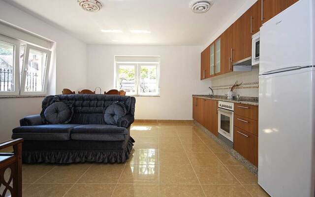 102118 -  House in Carnota