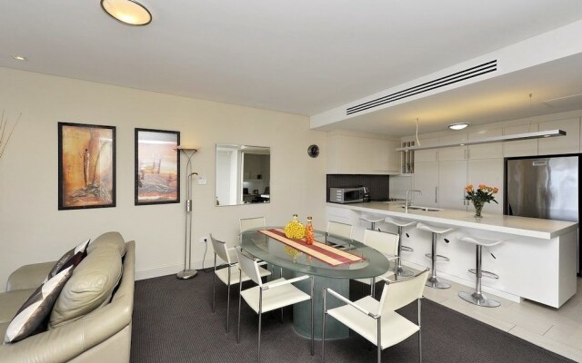 Cote D'Azur,  Unit 43/61 Donald Street