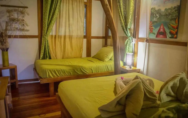 Bahia Rica Fishing & Kayak Lodge