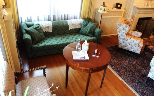 The Inn at Irwin Gardens