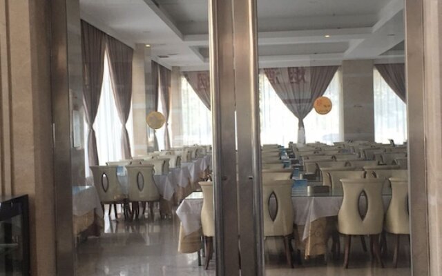 Luoyang Zhenghe Hotel