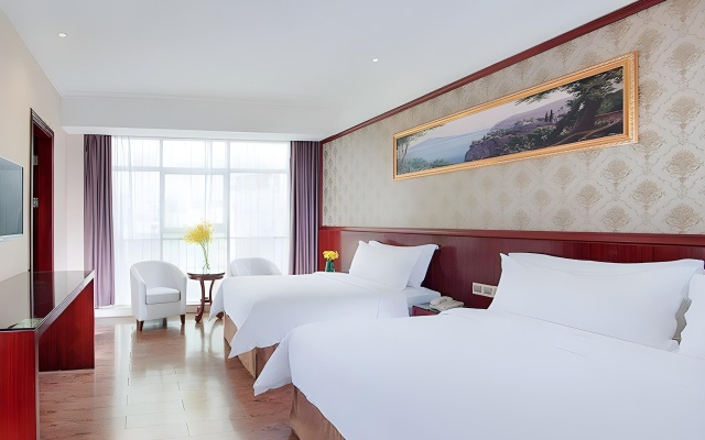 Vienna Hotel Guangzhou Panyu Chimelong Shiqiao Metro Station