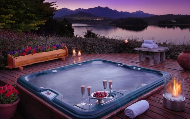 Magnificent Home with Lake Vistas H14