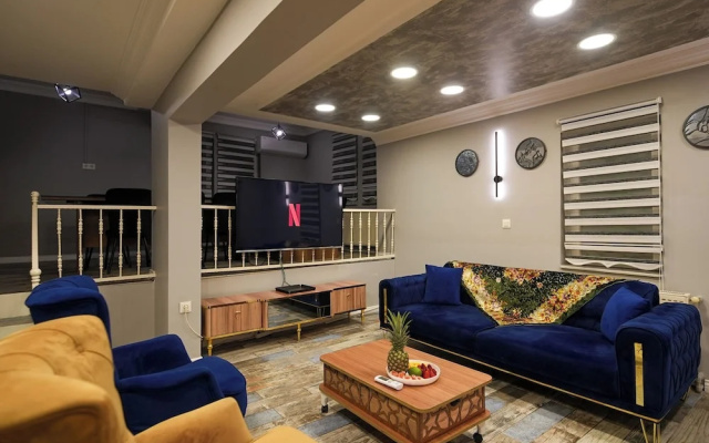 Yeşil Panjurlu Villa Otel