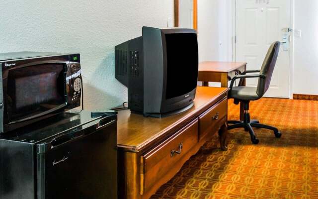 Rodeway Inn Auburn Hills - Detroit