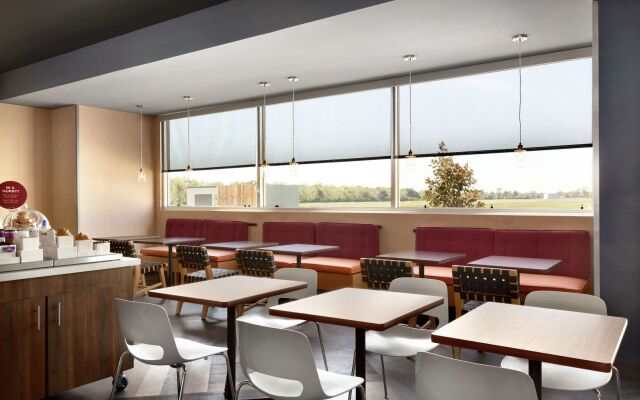 Tru by Hilton Houston Webster NASA