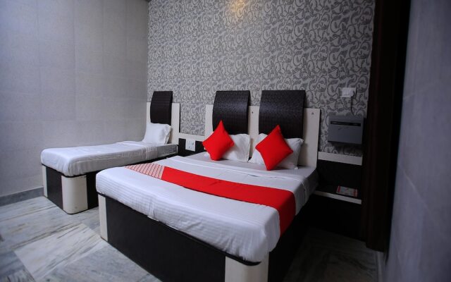 OYO 12842 Hotel Sumit Lodge