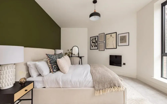 The Wembley Hideout - Stylish 2bdr Flat With Balcony