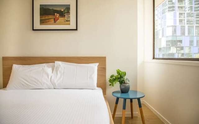 Cozy 3 Bedroom Apartment In The Heart Of Melbourne CBD